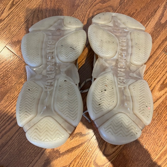 BALENCIAGA Off-White Triple S Sneakers - Picture 17 of 17